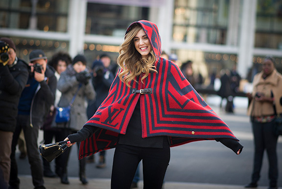 street_style_poncho_2015_fall_trend_4